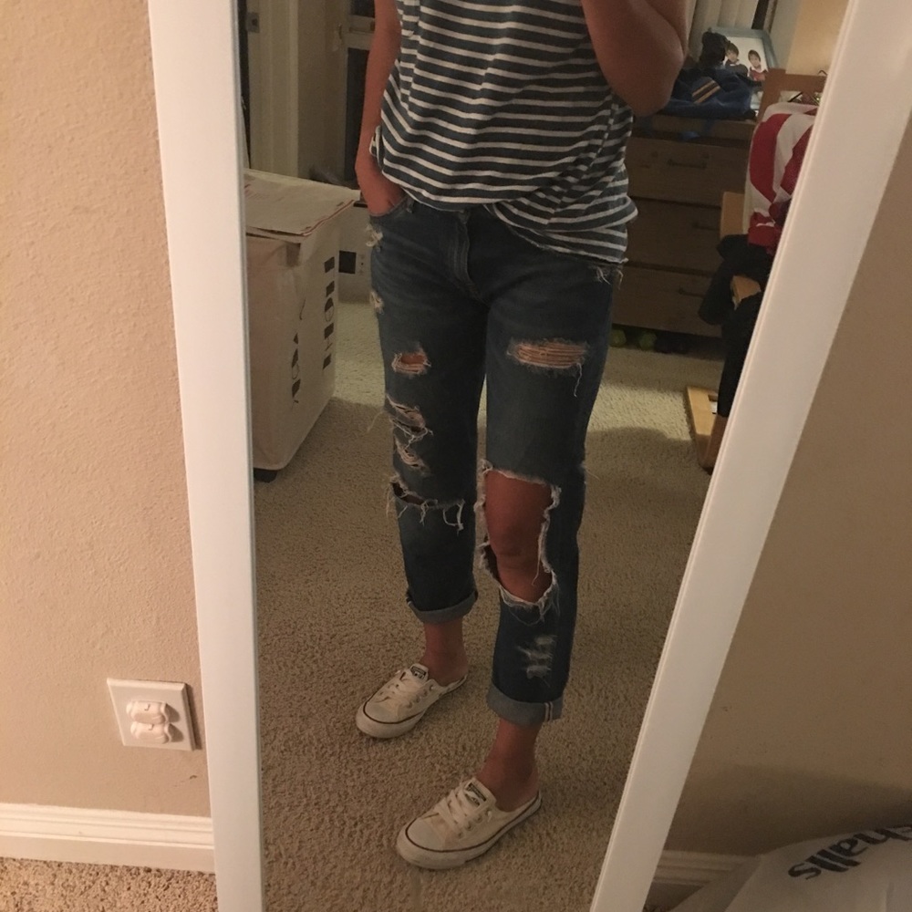 A &F destroyed boyfriend Jean - Picture 2 of 6